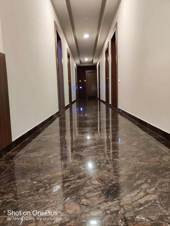 Ānand Hotel Radha Krishna מראה חיצוני תמונה